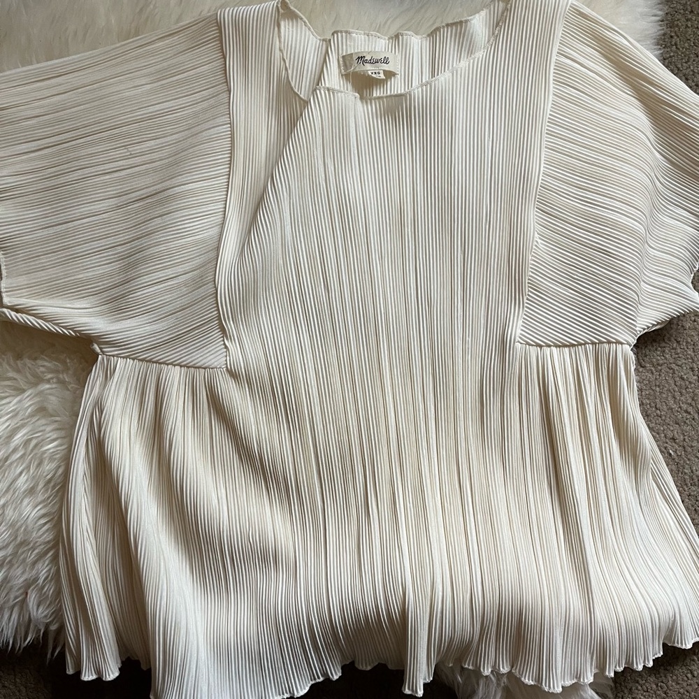 Everlane silk material cropped top- XXS